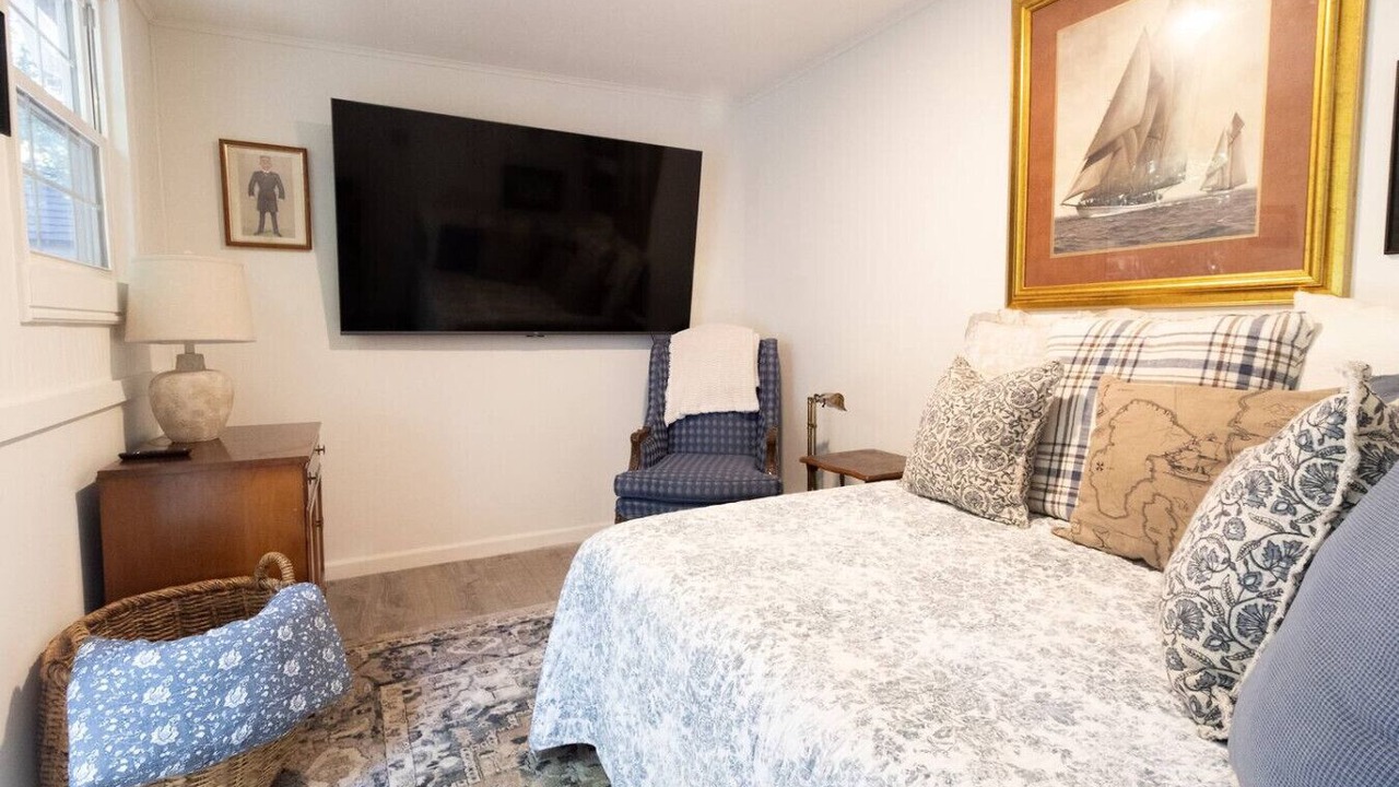 Photo of Bedroom in Pine Gardens North