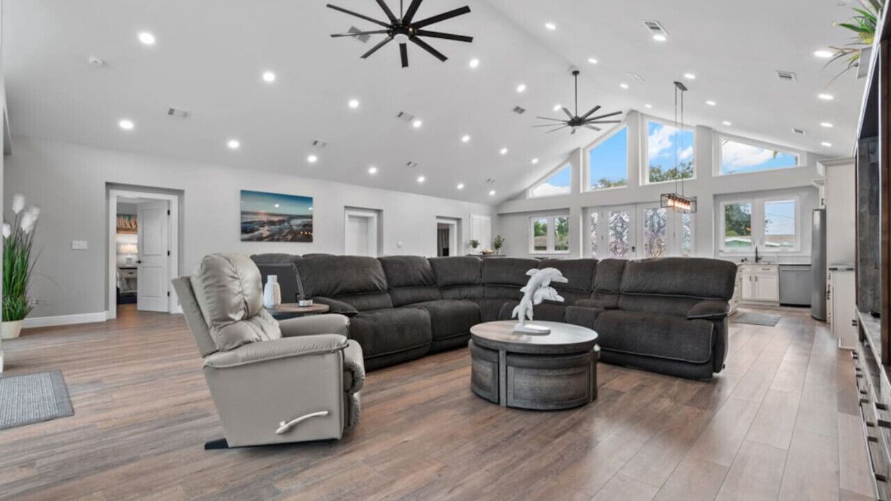 Photo of Bedroom in Lake Shore Estates