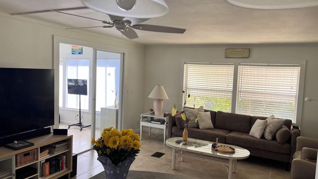 Photo of Livingroom in Silver Shores