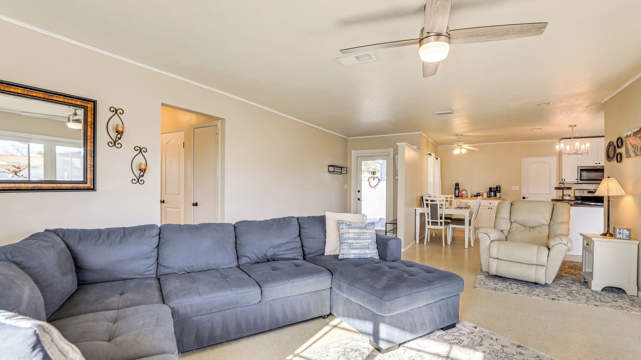 Photo of Livingroom in Venice Gardens