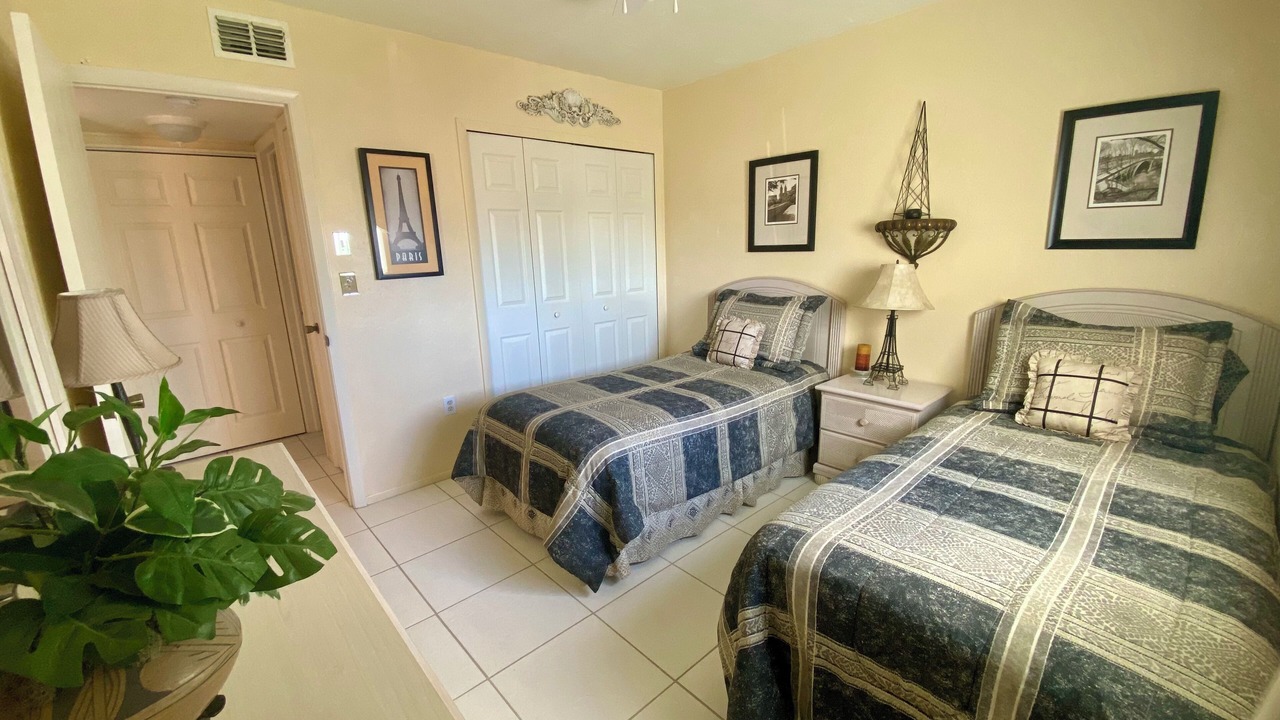 Photo of Bedroom in Lake Suzy