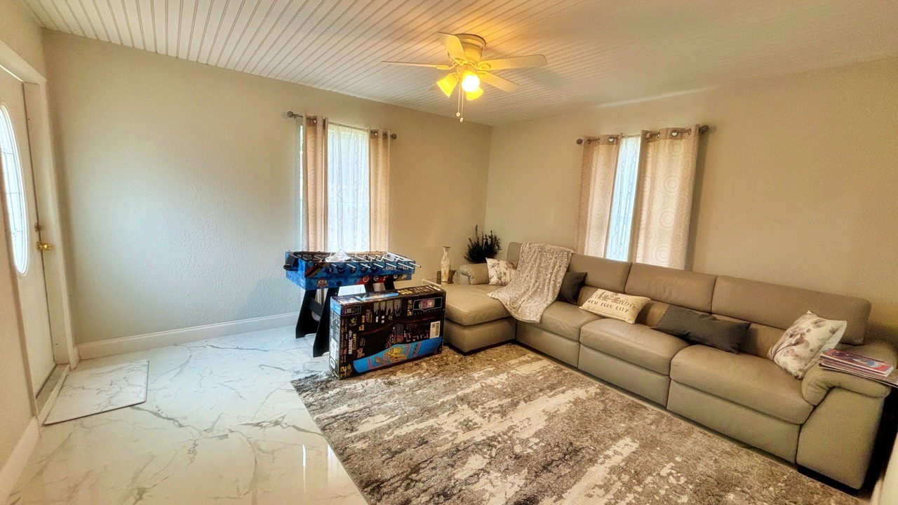 Photo of Livingroom in Port Malabar