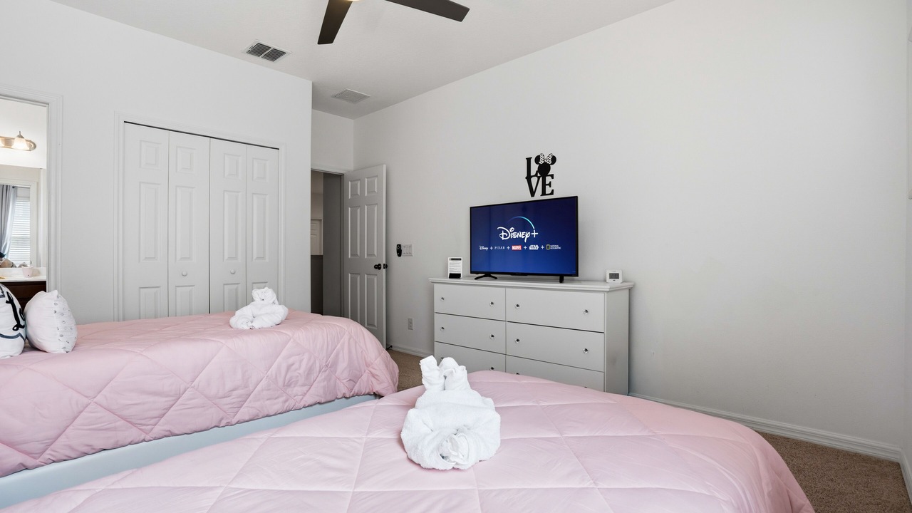 Photo of Bedroom in Watersong