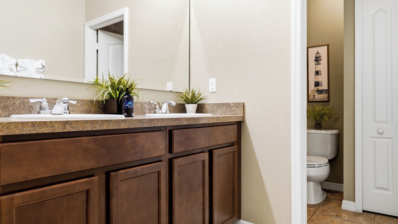 Photo of Bathroom in Thousand Oaks