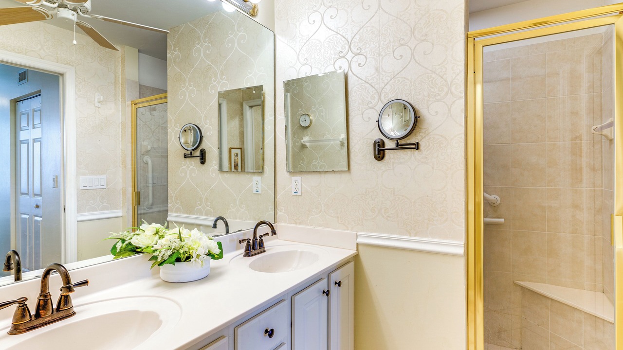 Photo of Bathroom in Biggar