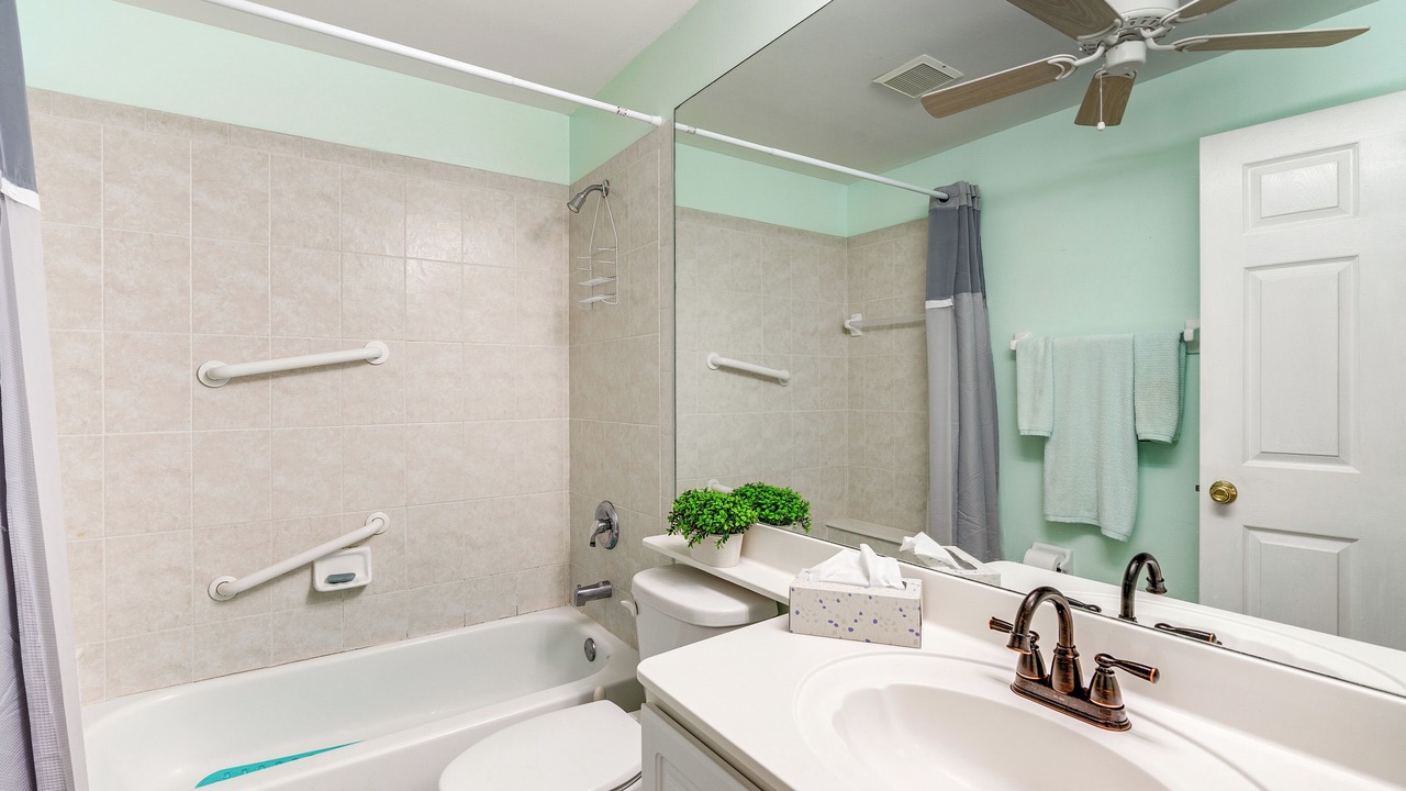 Photo of Bathroom in Biggar