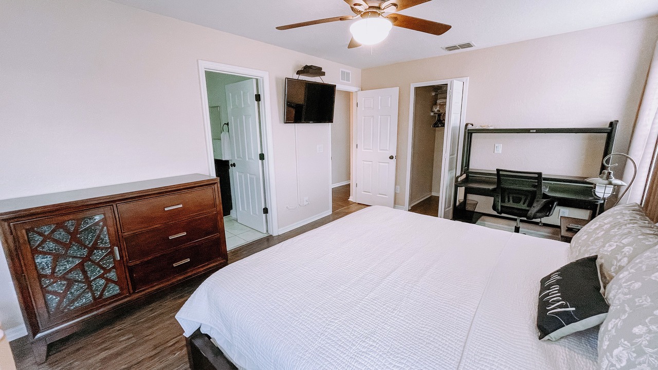 Photo of Bedroom in Regal Palms