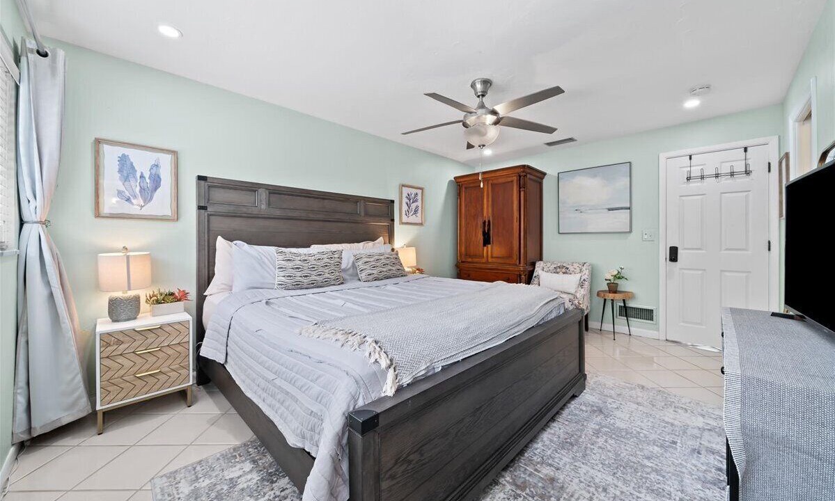 Photo of Bedroom in Historic Downtown Melbourne