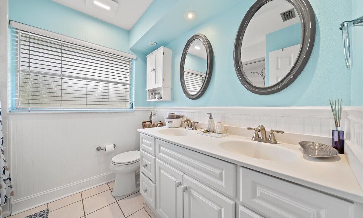 Photo of Bathroom in Historic Downtown Melbourne