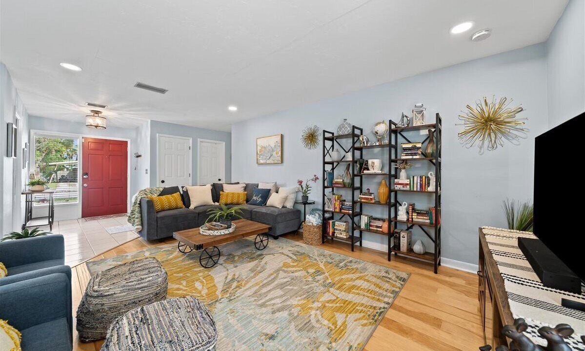 Photo of Livingroom in Historic Downtown Melbourne