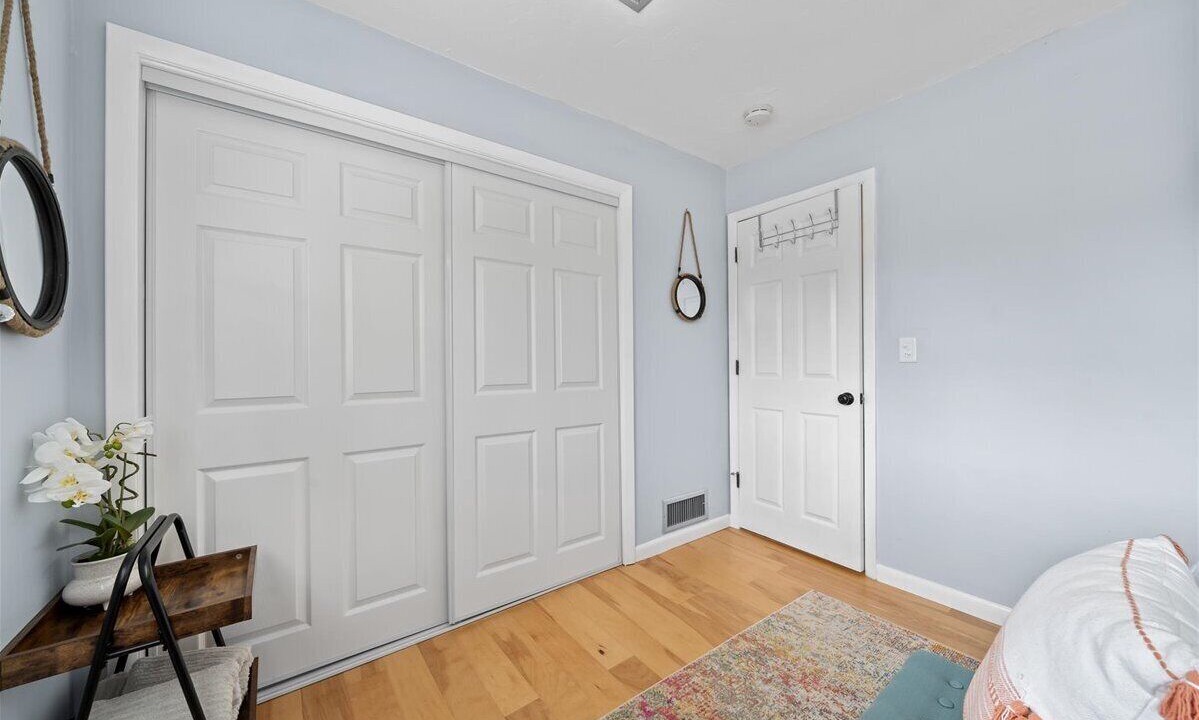 Photo of Bedroom in Historic Downtown Melbourne