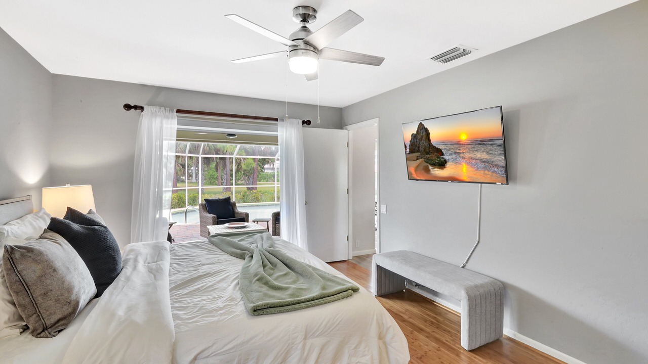 Photo of Bedroom in Bonita Shores