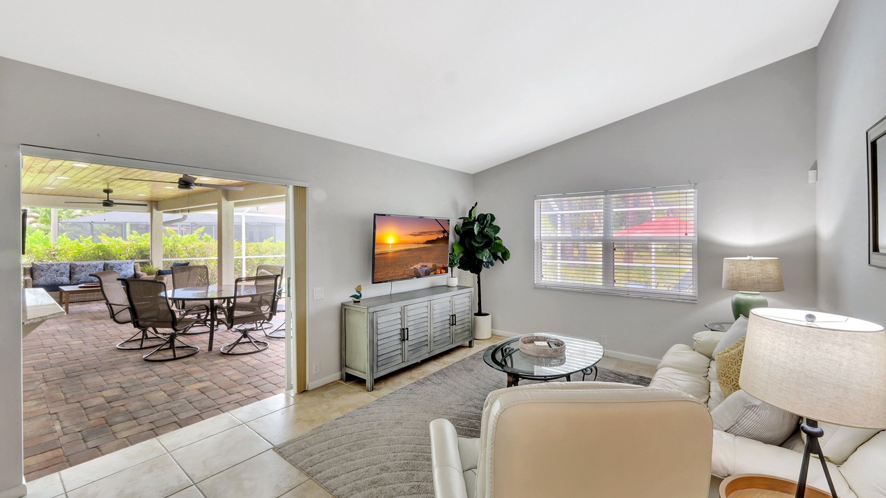 Photo of Livingroom in Bonita Shores
