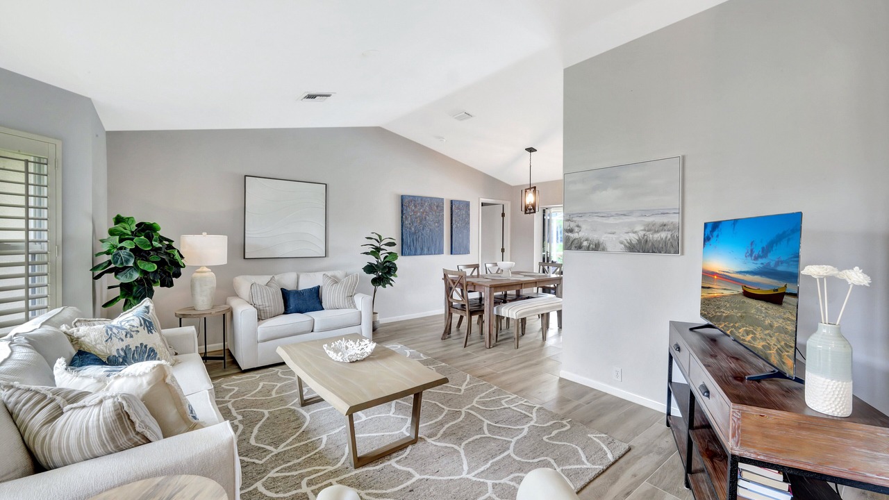 Photo of Livingroom in Bonita Shores