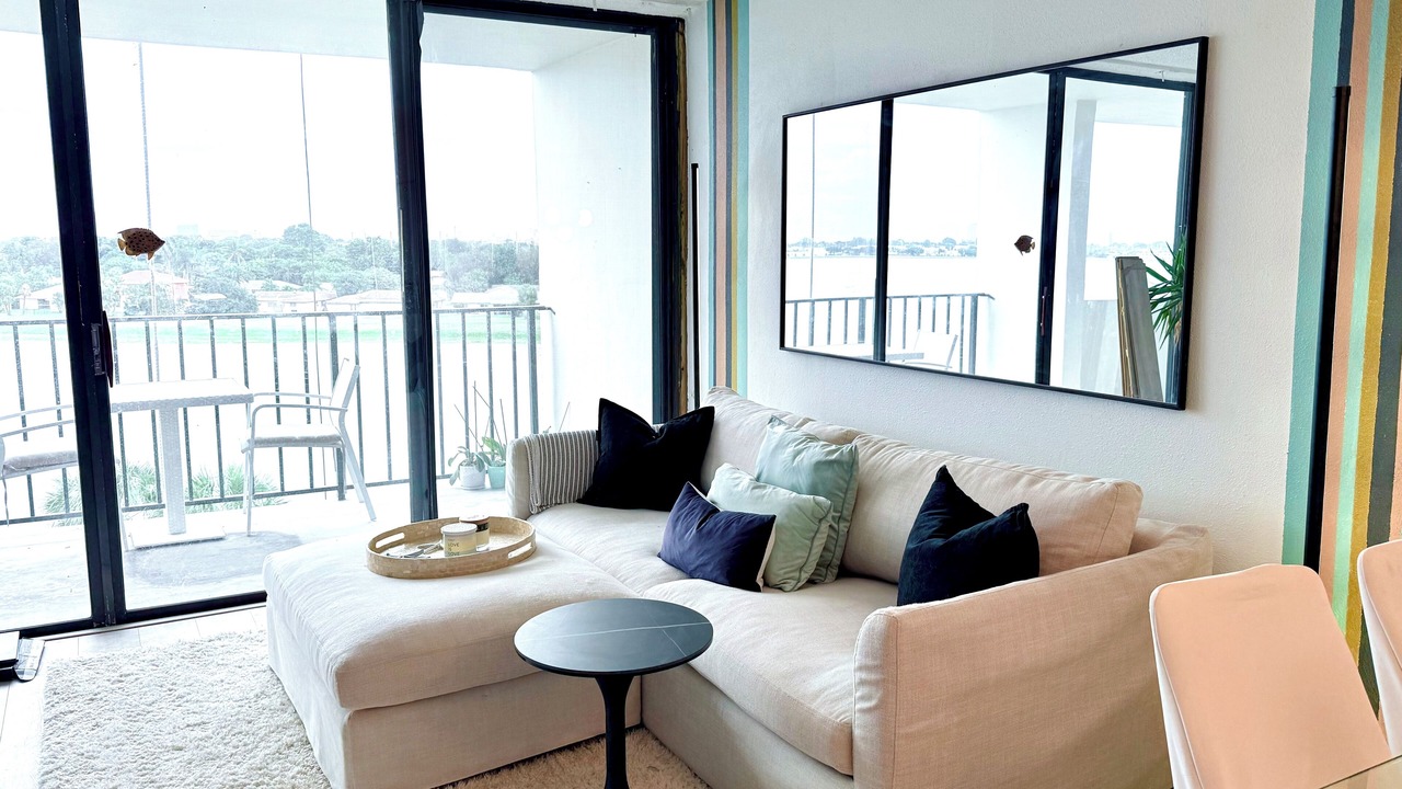 Photo of Livingroom in Land of the Presidents