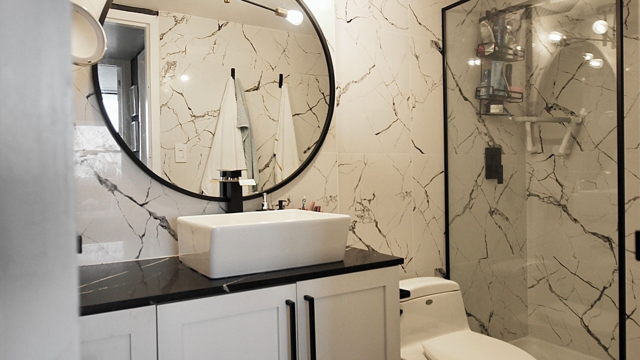 Photo of Bathroom in Land of the Presidents