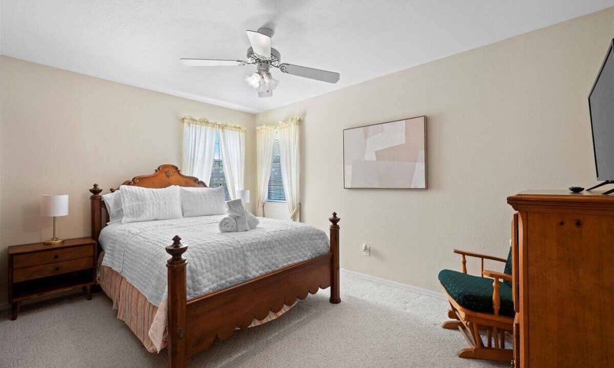 Photo of Bedroom in White City