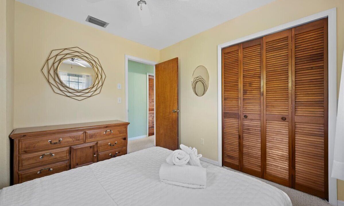 Photo of Bedroom in White City