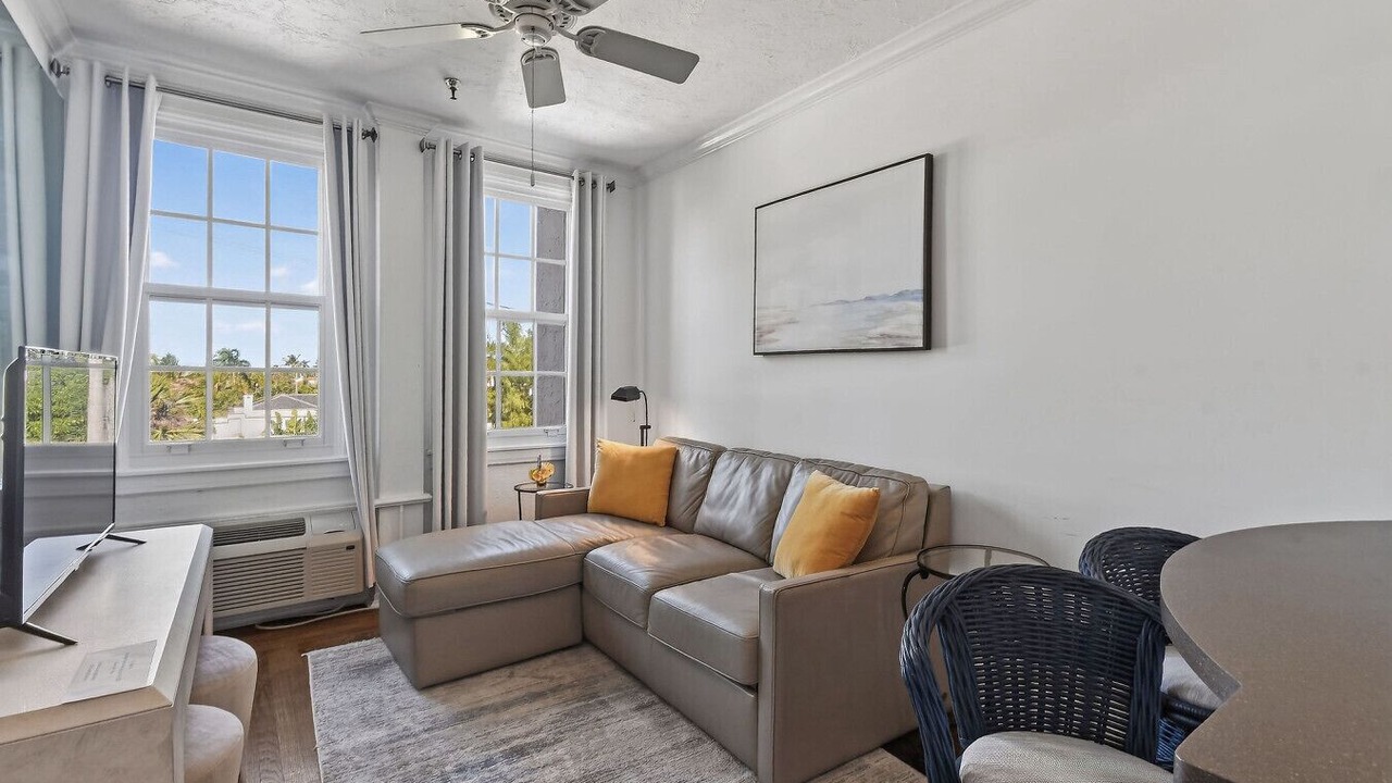 Photo of Livingroom in Palm Beach - West Palm Beach
