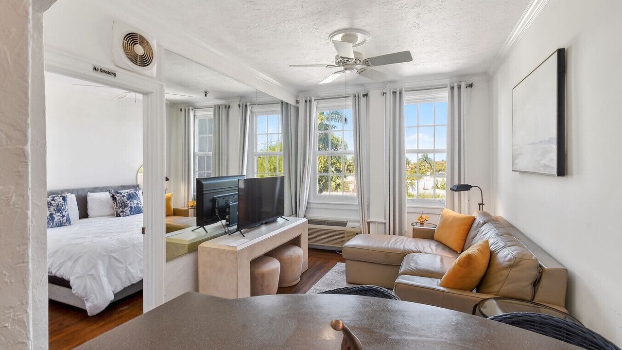 Photo of Livingroom in Palm Beach - West Palm Beach