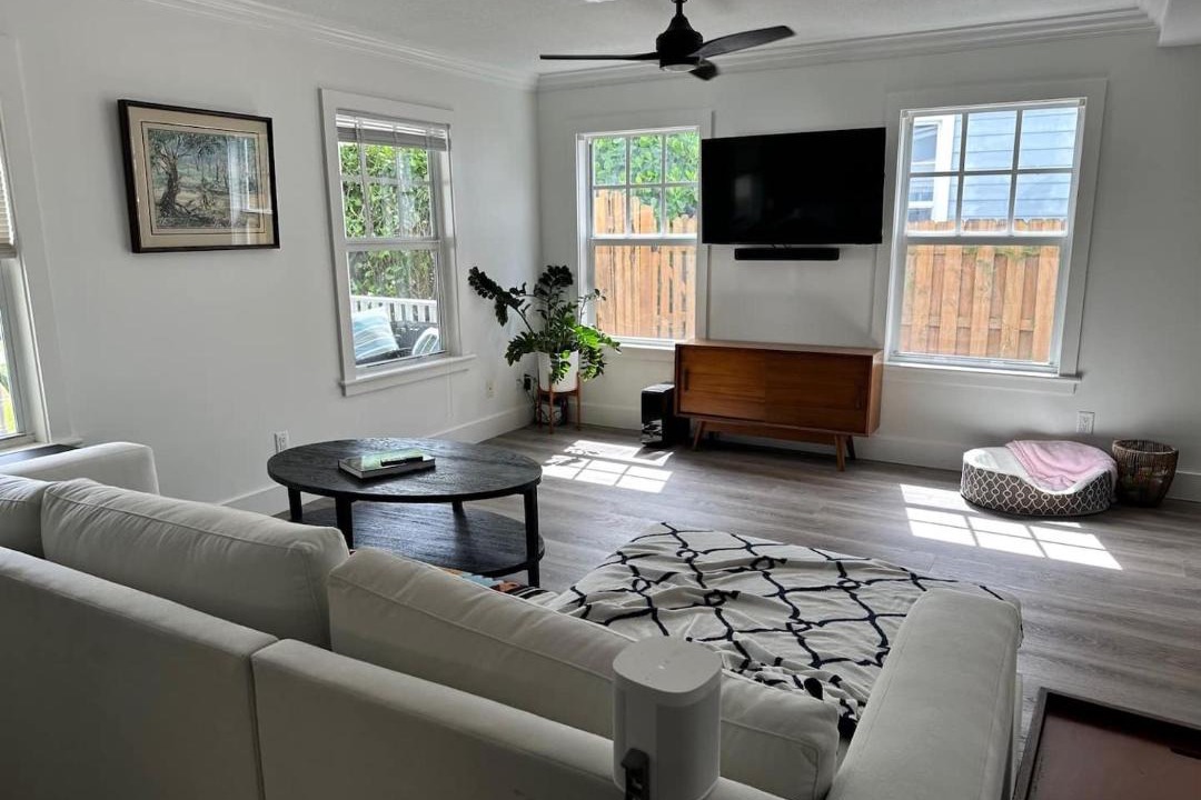 Photo of Livingroom in Old Northwood Historic District