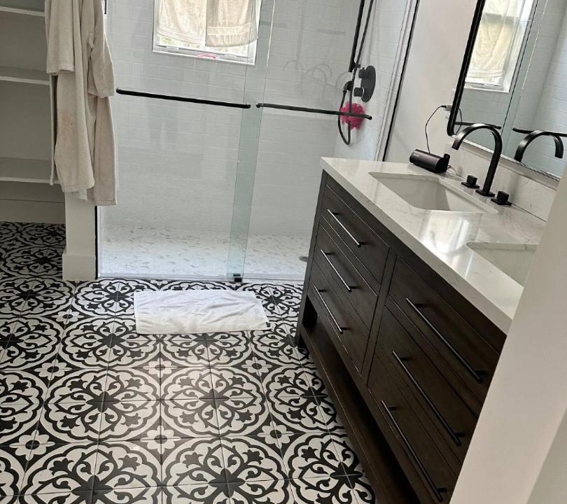 Photo of Bathroom in Old Northwood Historic District