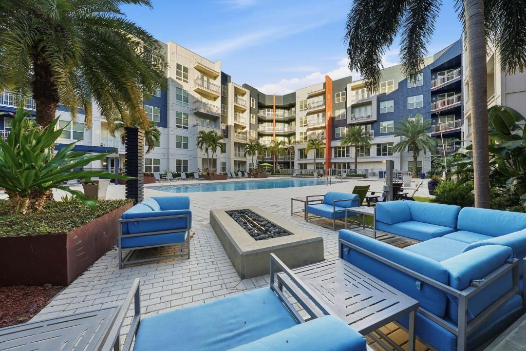 Photo of Patio Balcony in Courier City - Oscawana