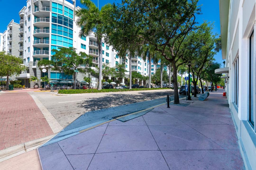 Photo of Others in South of Fifth