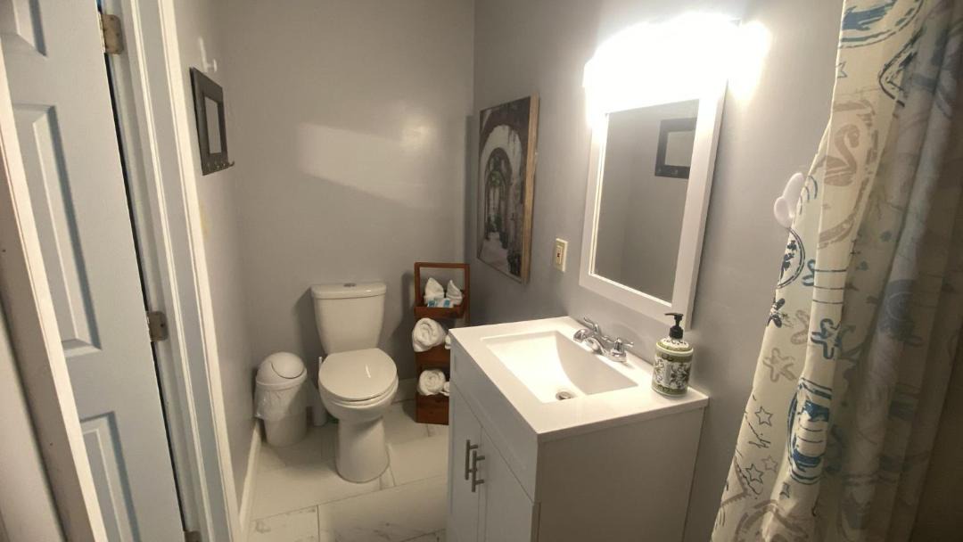 Photo of Bathroom in Caloosahatchee