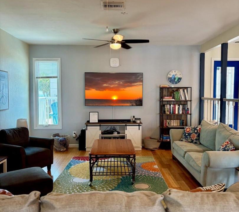 Photo of Livingroom in Laguna Shores
