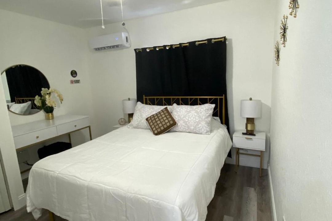 Photo of Bedroom in Egypt Lake-Leto
