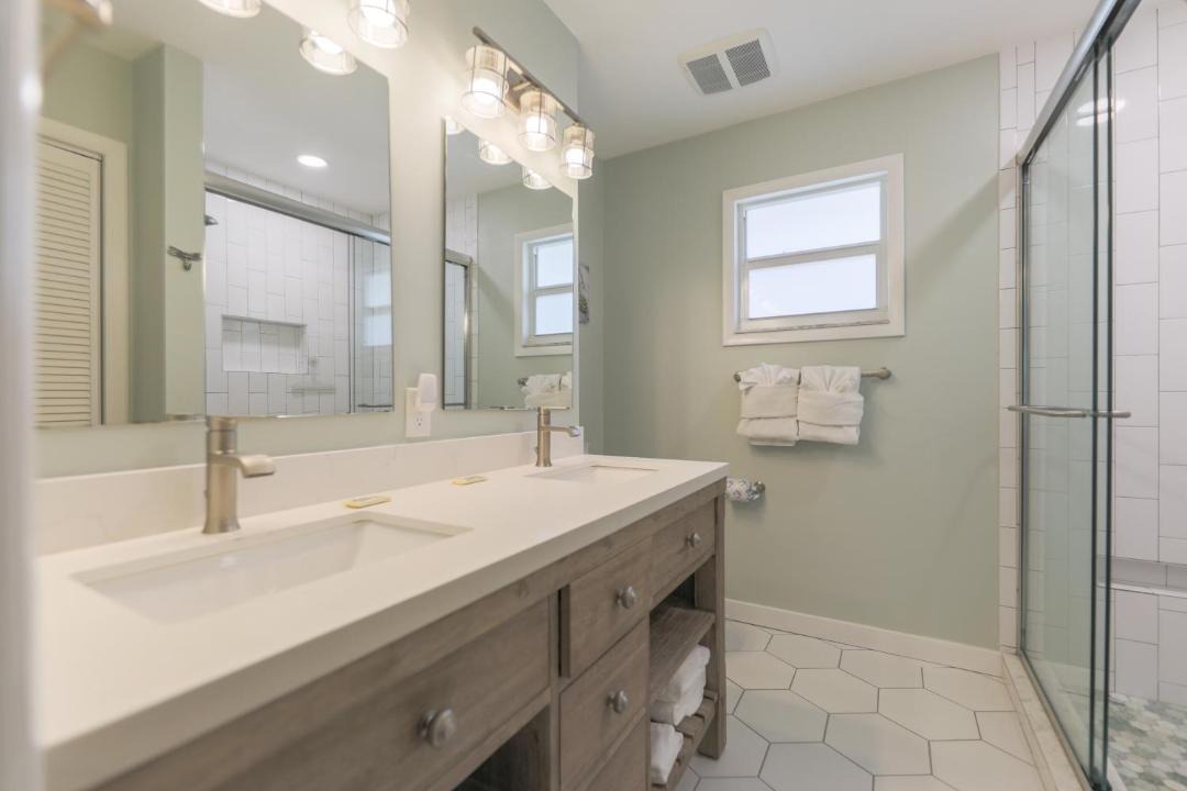 Photo of Bathroom in Tradewinds