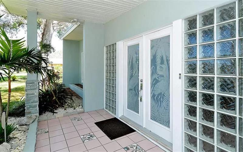 Photo of Patio Balcony in Bay Acres