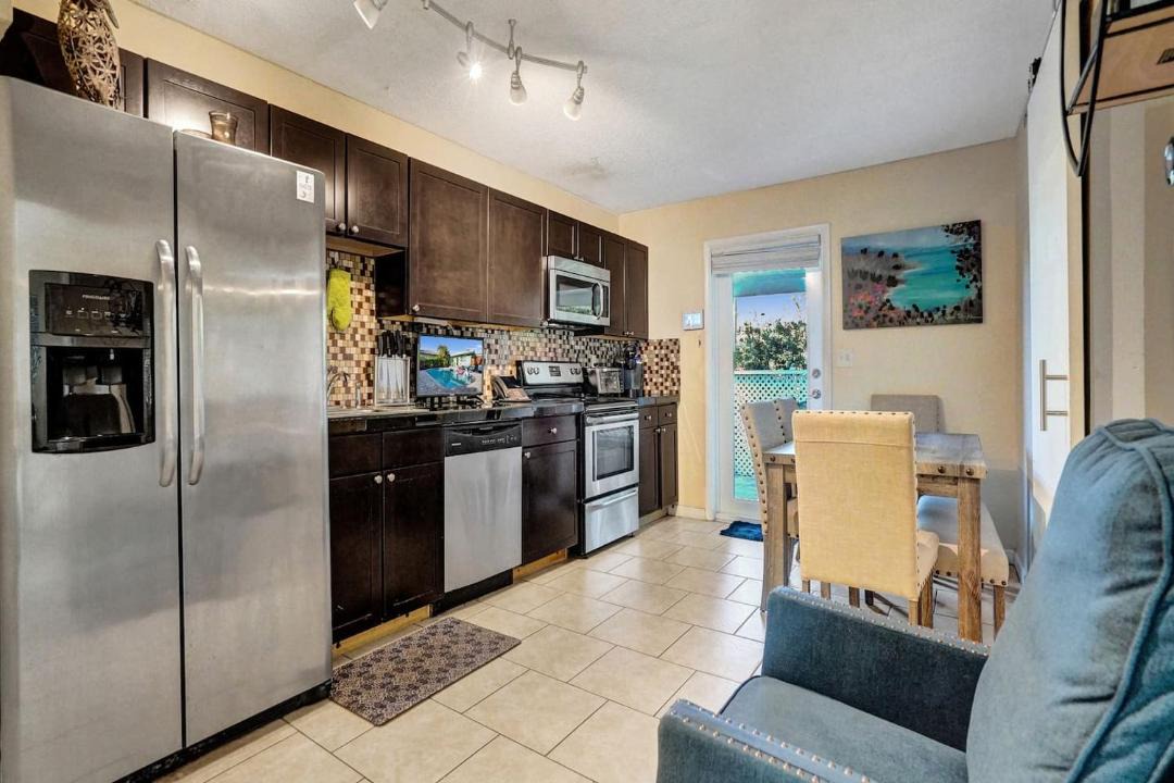 Photo of Kitchen in South Middle River