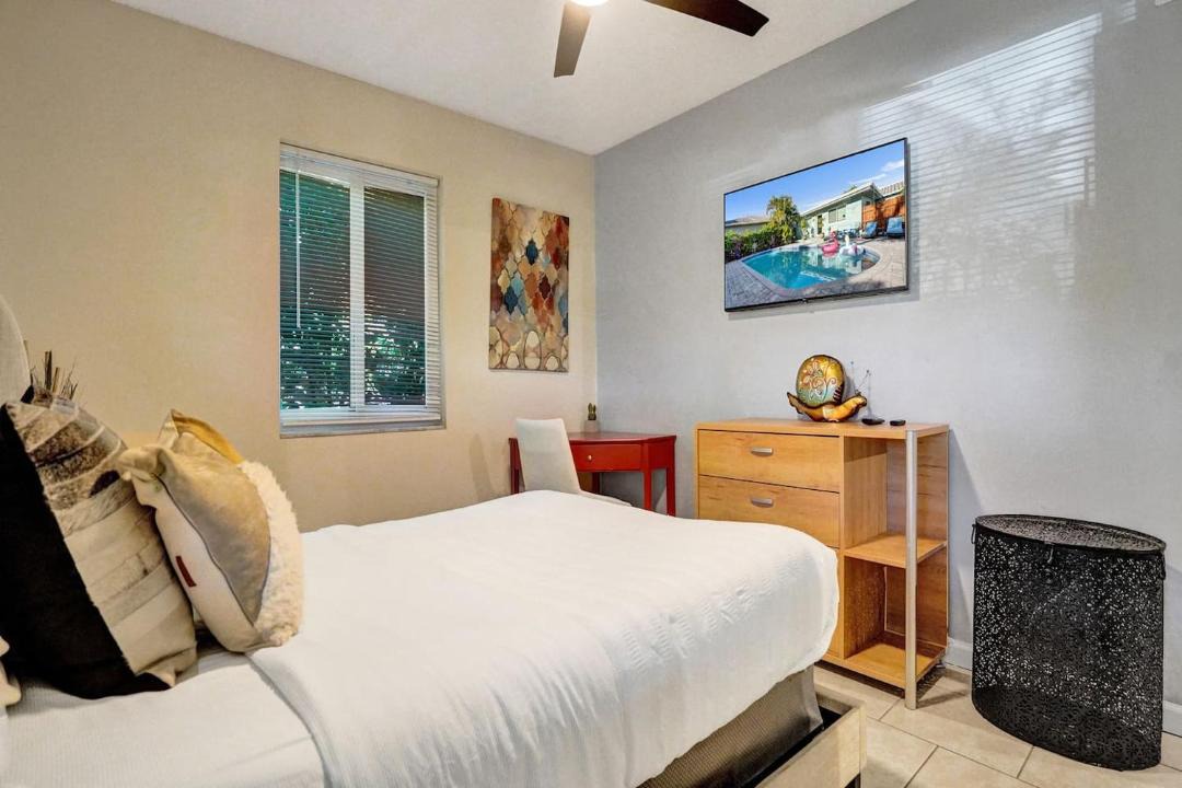 Photo of Bedroom in South Middle River