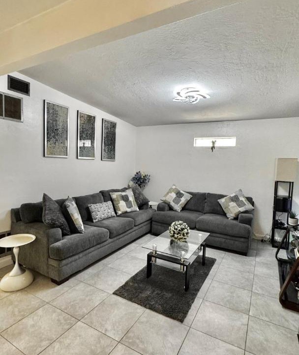 Photo of Livingroom in Pinellas Park