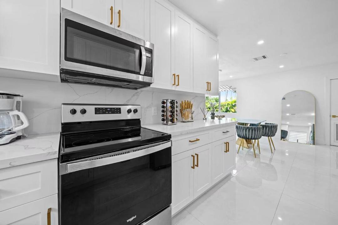 Photo of Kitchen in Golden Glades