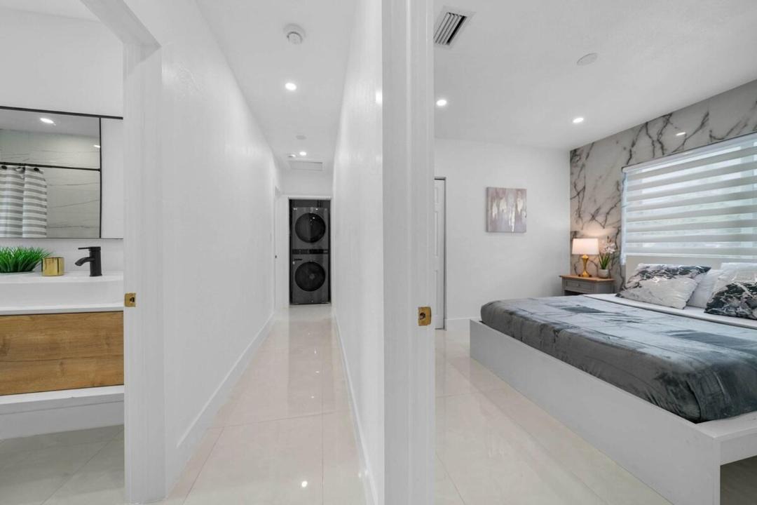 Photo of Bedroom in Golden Glades