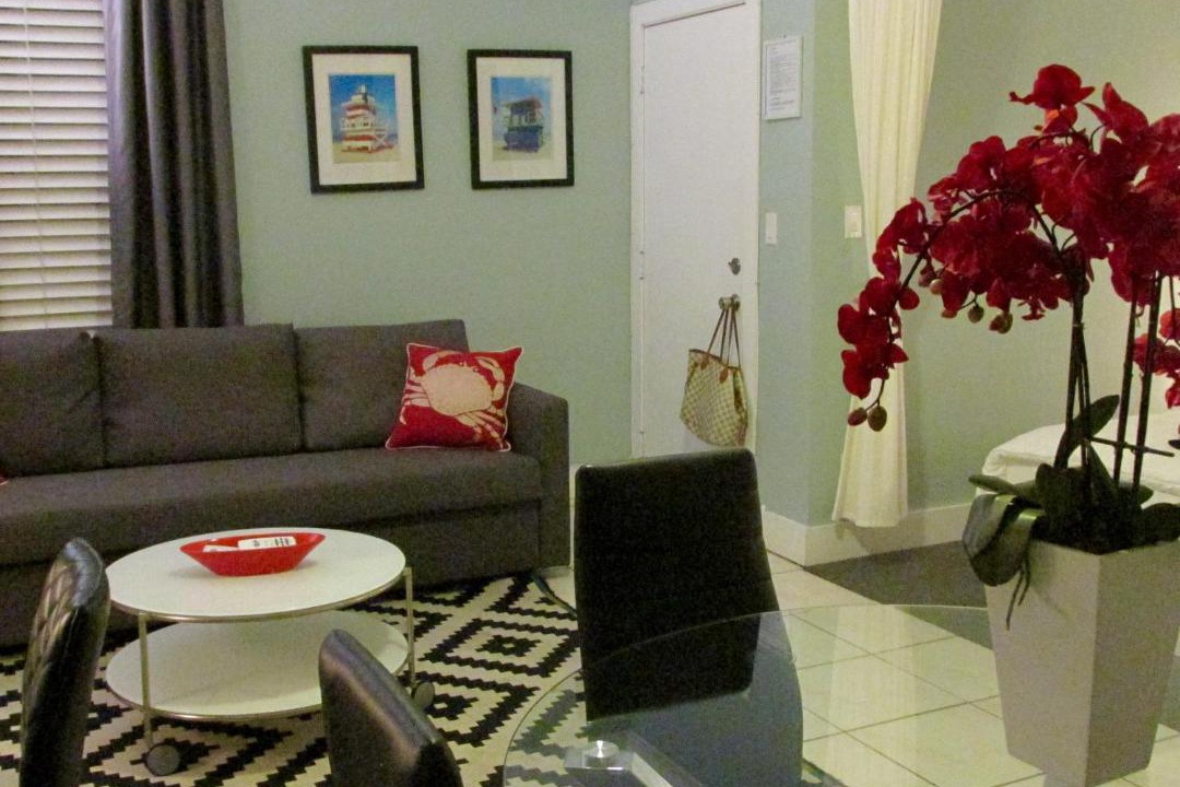 Photo of Livingroom in Mid Beach