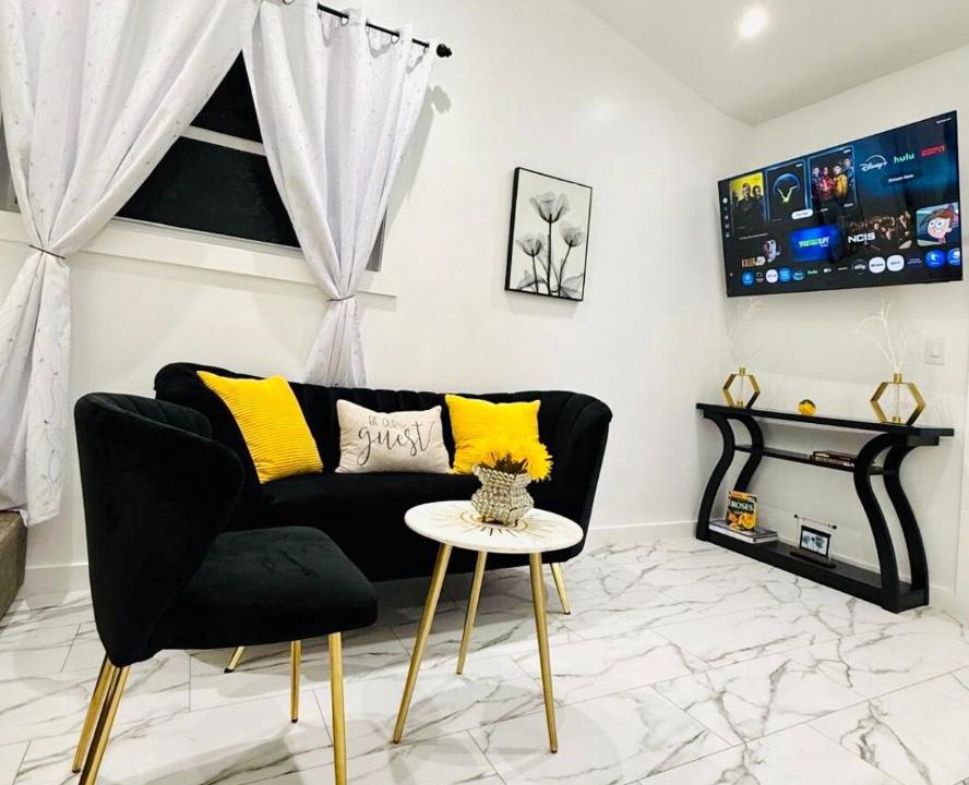 Photo of Livingroom in Sunrise