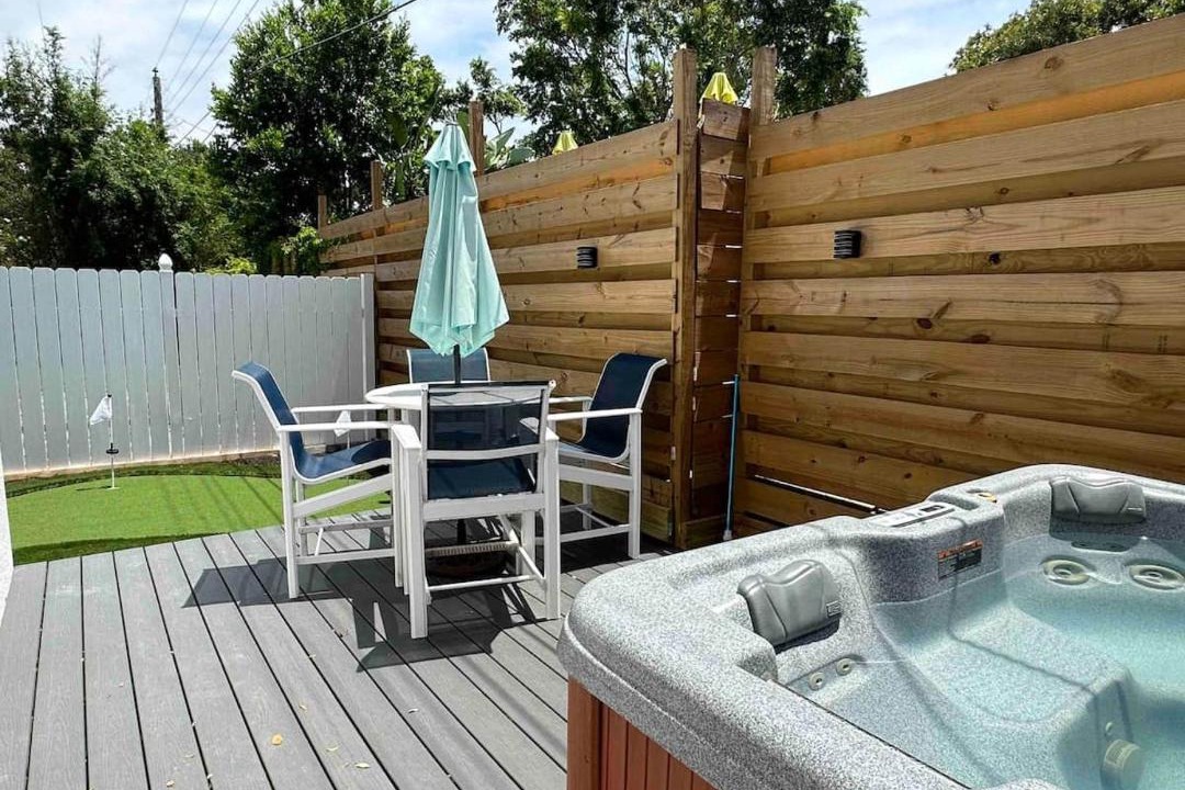 Photo of Patio Balcony in Bay Acres