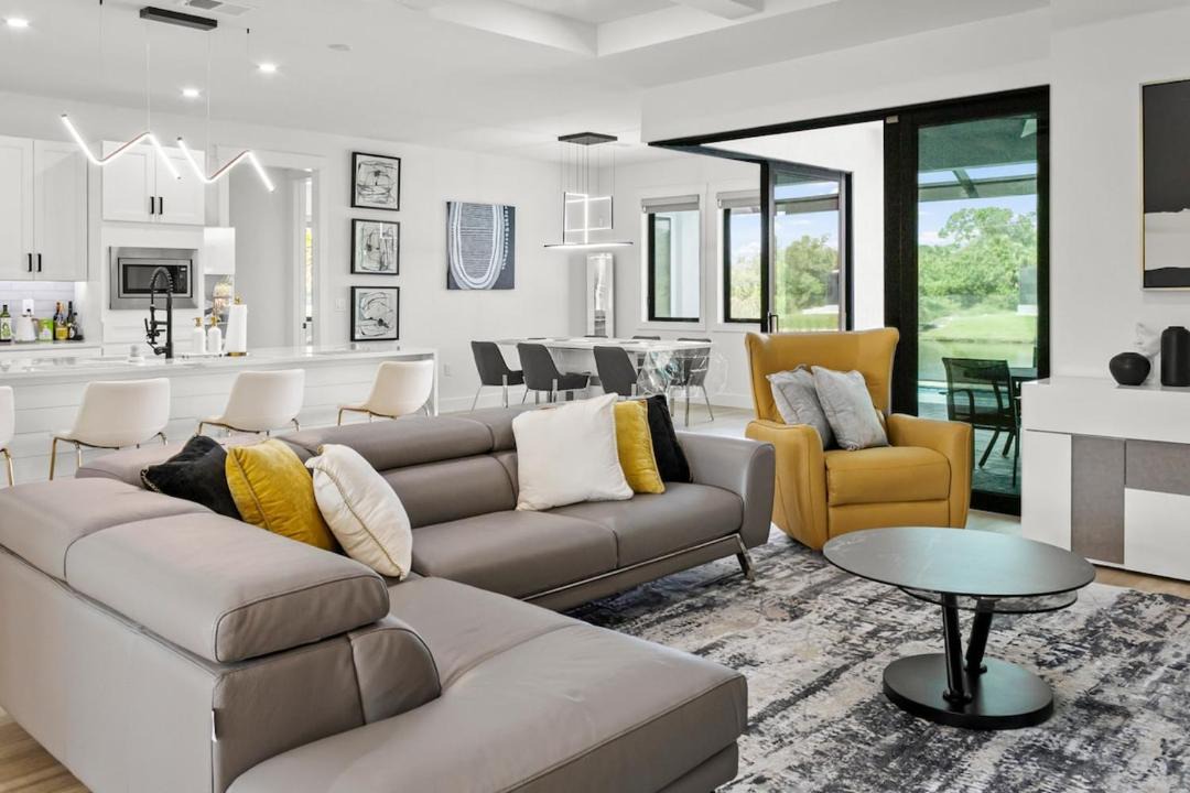 Photo of Livingroom in South Gulf Cove