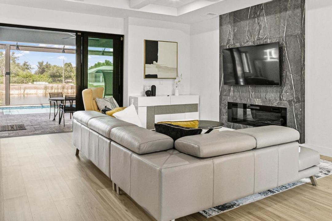 Photo of Livingroom in South Gulf Cove