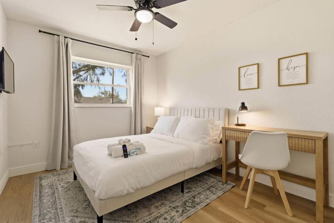 Photo of Bedroom in Auburndale