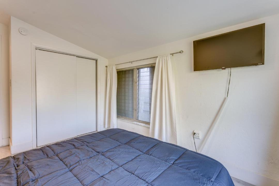Photo of Bedroom in North Central Hollywood