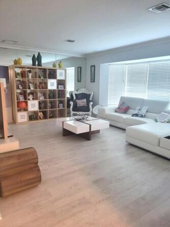 Photo of Livingroom in Juno Beach