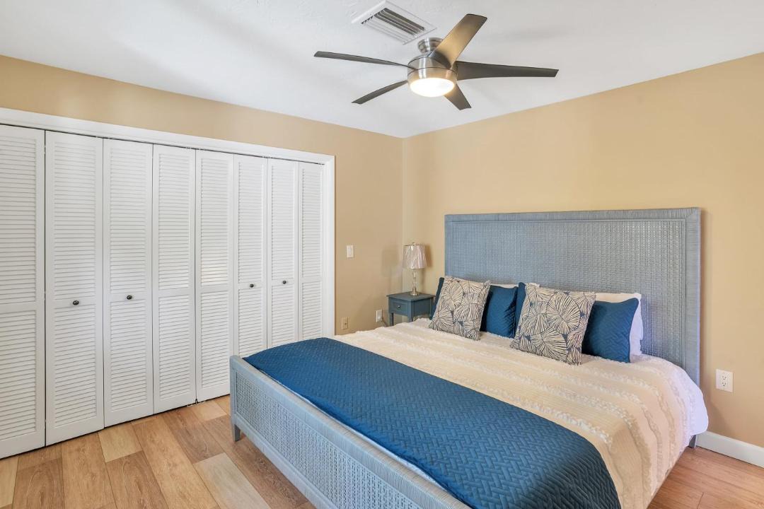 Photo of Bedroom in Sorrento Shores