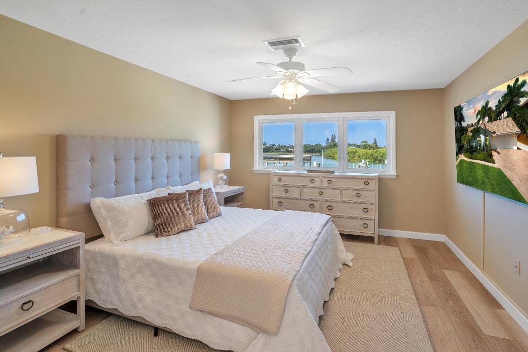 Photo of Bedroom in Sorrento Shores