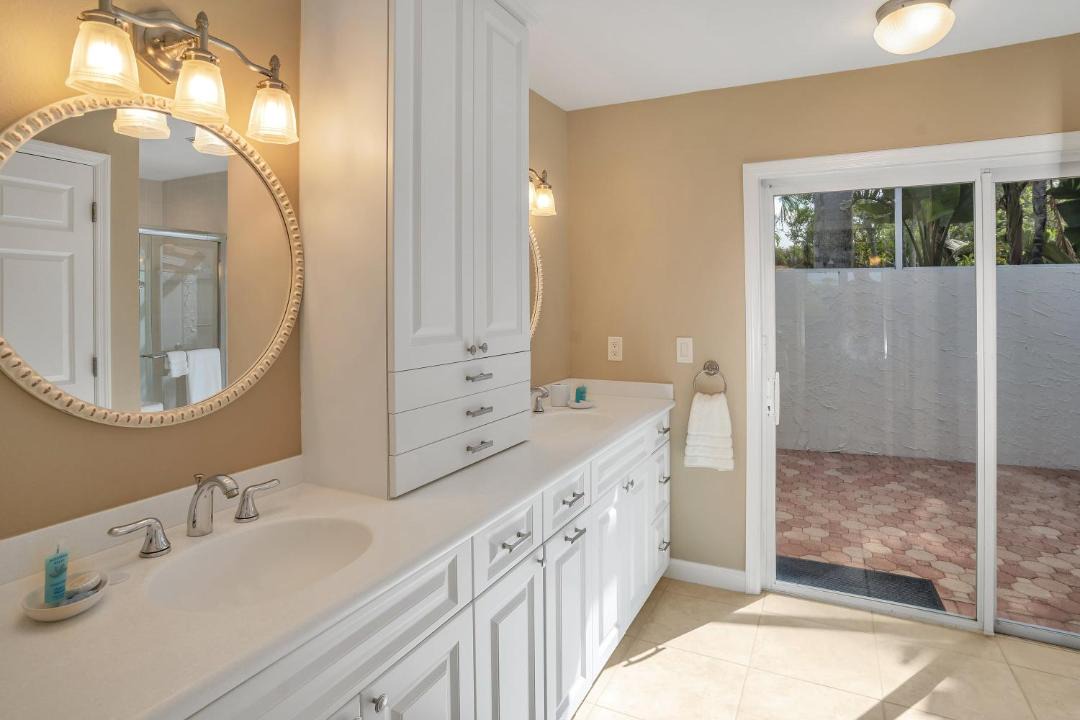 Photo of Bathroom in Sorrento Shores