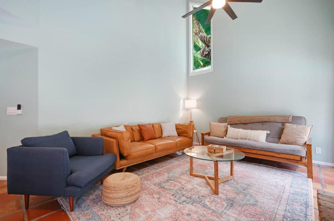 Photo of Livingroom in Jupiter Landing